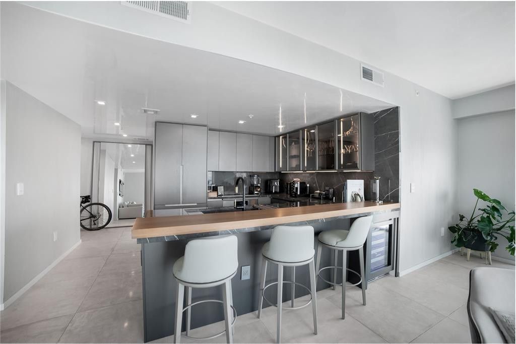 1900 N Bayshore Drive, Unit 4411, Miami, FL 33132 Photo