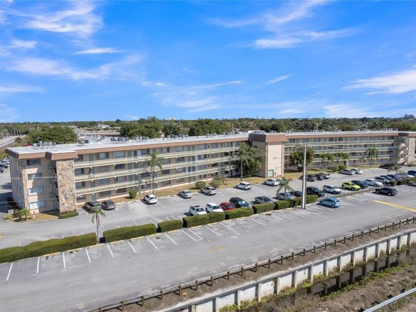 300 Village Green Cir, Unit 210, Palm Springs, FL 33461