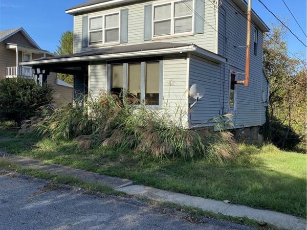 384 Market St., Clarksville, PA 15322