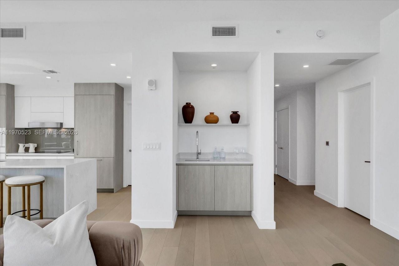 9201 E Bay Harbor Dr, Unit LPH01, Bay Harbor Islands, FL 33154 Photo