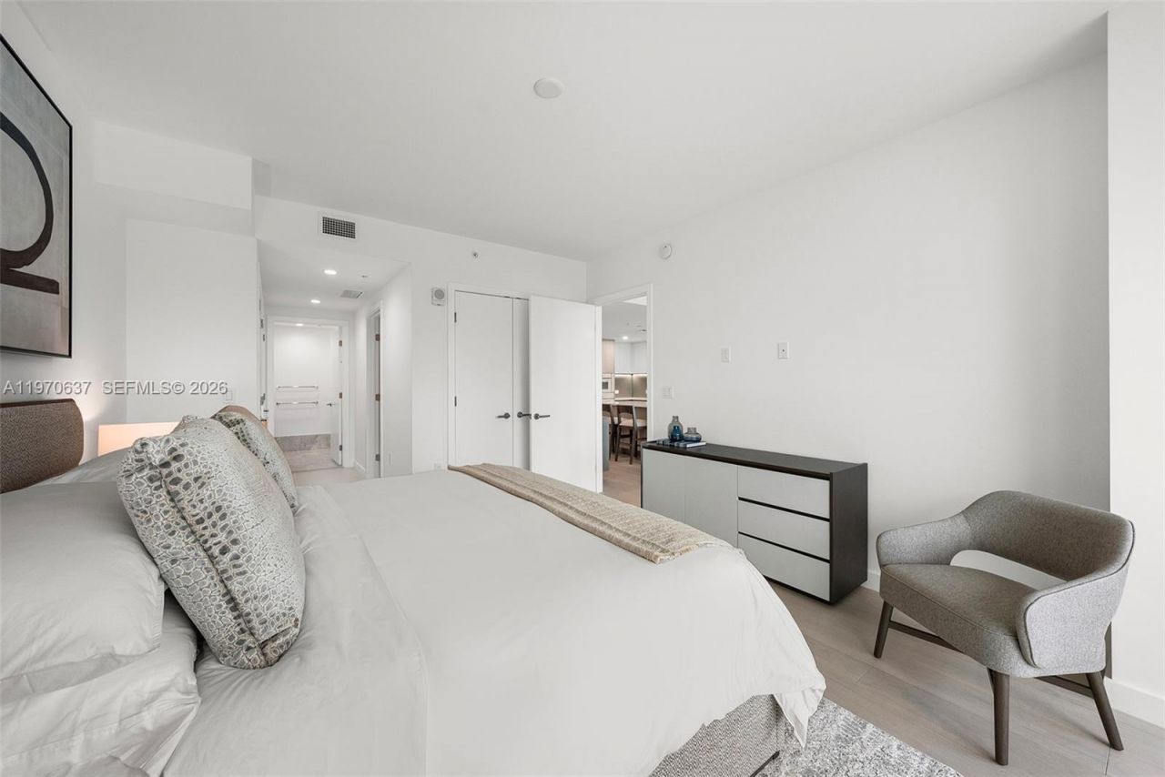 9201 E Bay Harbor Drive, Unit 202, Bay Harbor Islands, FL 33154 Photo