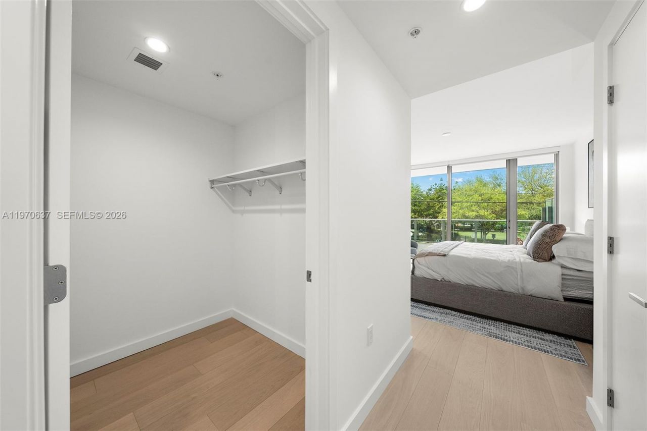 9201 E Bay Harbor Drive, Unit 202, Bay Harbor Islands, FL 33154 Photo