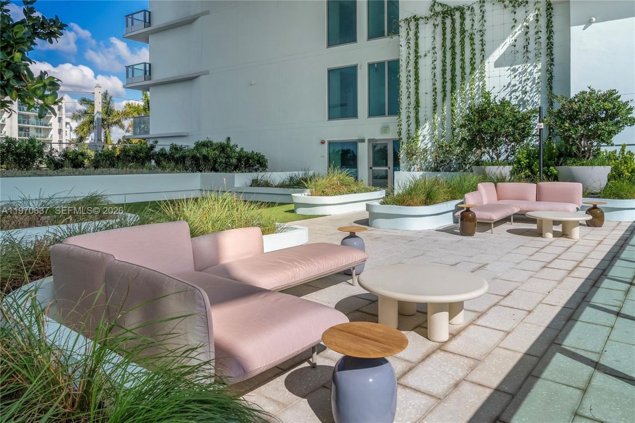 9201 E Bay Harbor Drive, Unit 202, Bay Harbor Islands, FL 33154 Photo