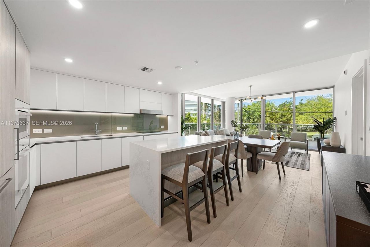 9201 E Bay Harbor Drive, Unit 202, Bay Harbor Islands, FL 33154 Photo