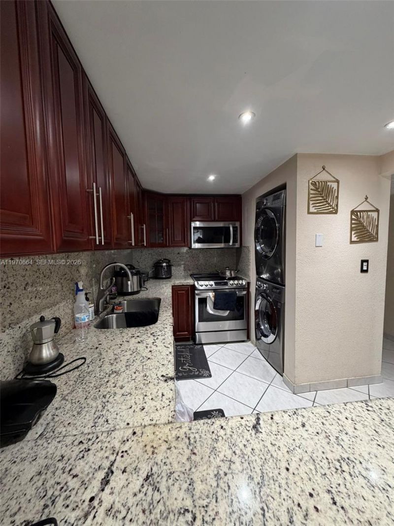 10090 NW 80th Ct , Unit 1206, Hialeah Gardens, FL 33016 Photo