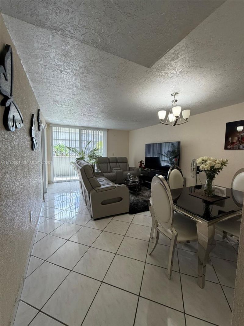10090 NW 80th Ct , Unit 1206, Hialeah Gardens, FL 33016 Photo