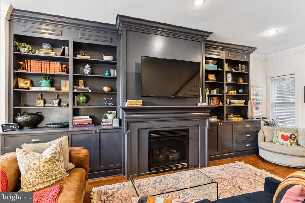 2431 Christian Street, Philadelphia, PA 19146 Main Photo