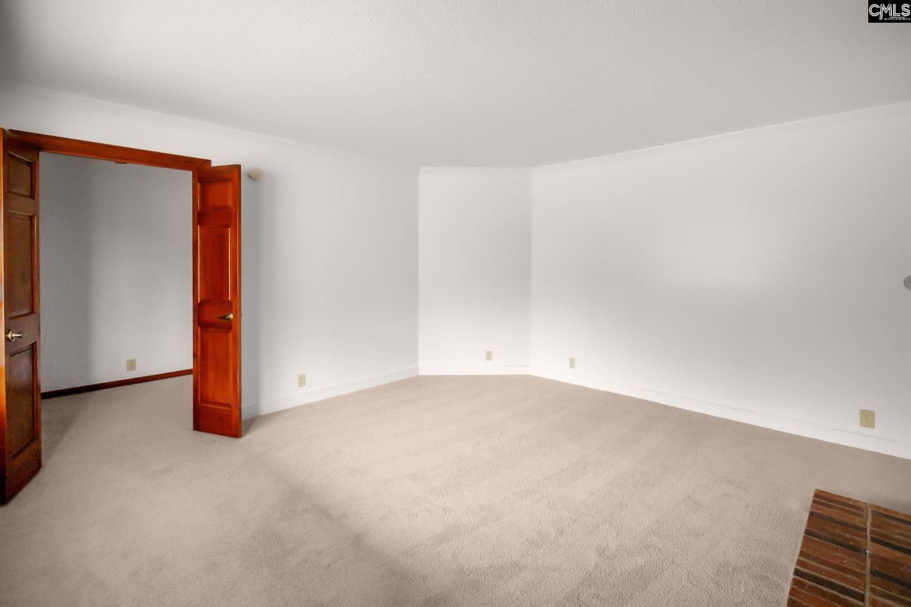 304 West Street  Photo 10