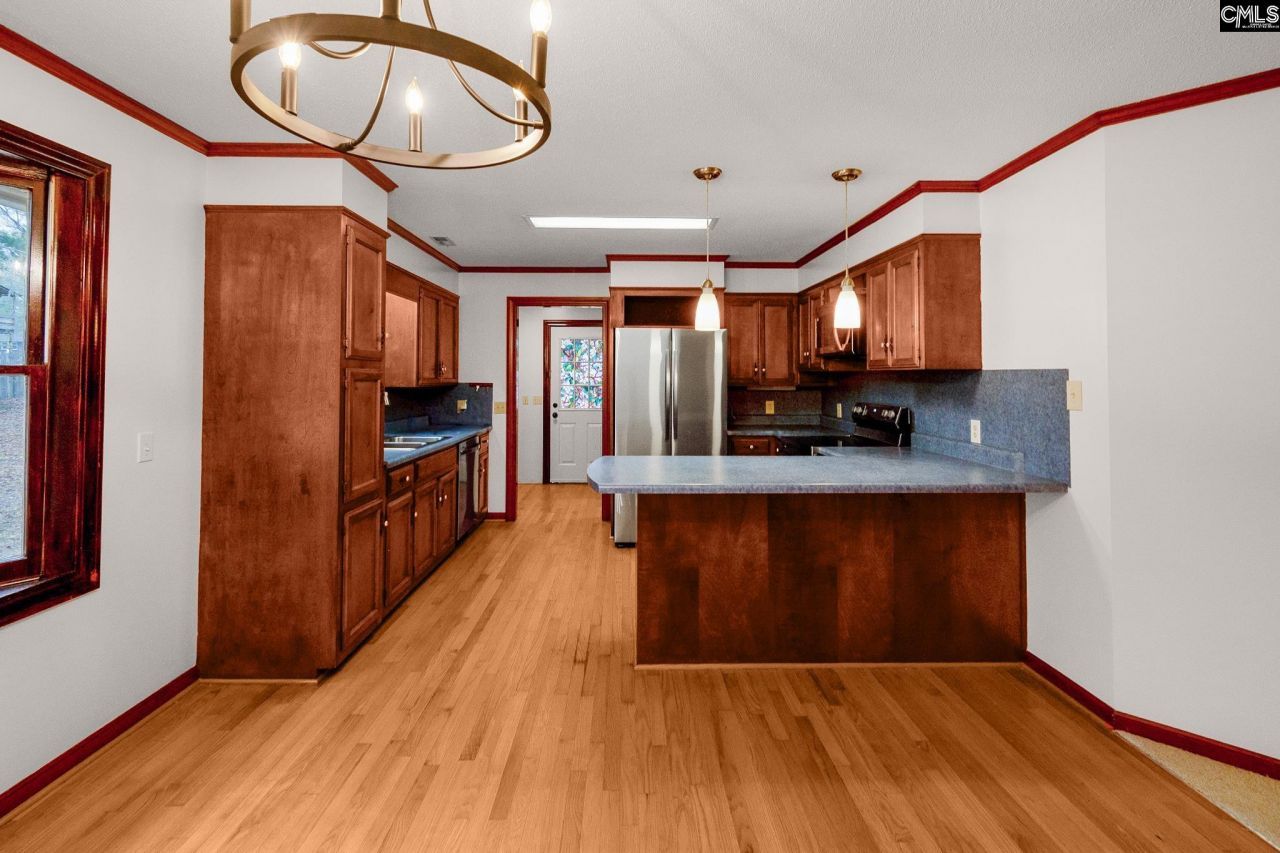 304 West Street  Photo 13