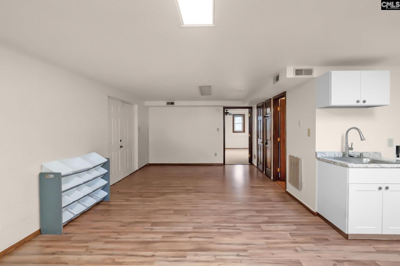 304 West Street  Photo 35