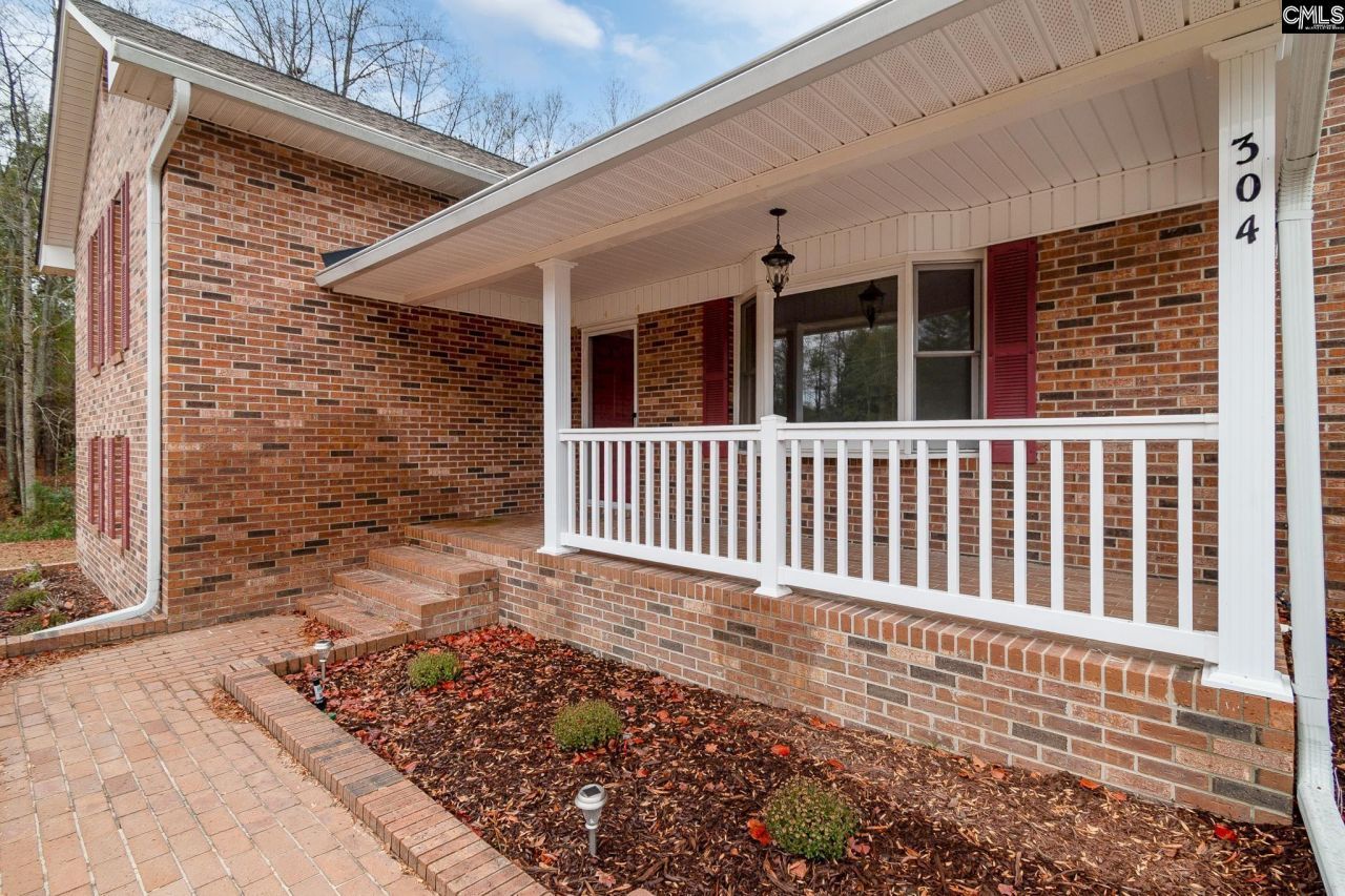 304 West Street  Photo 4