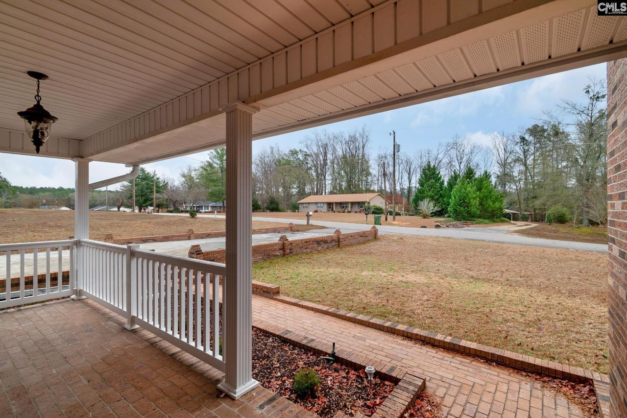 304 West Street  Photo 6