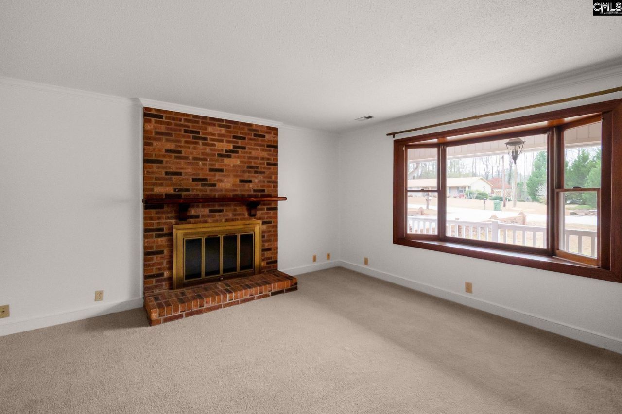 304 West Street  Photo 8