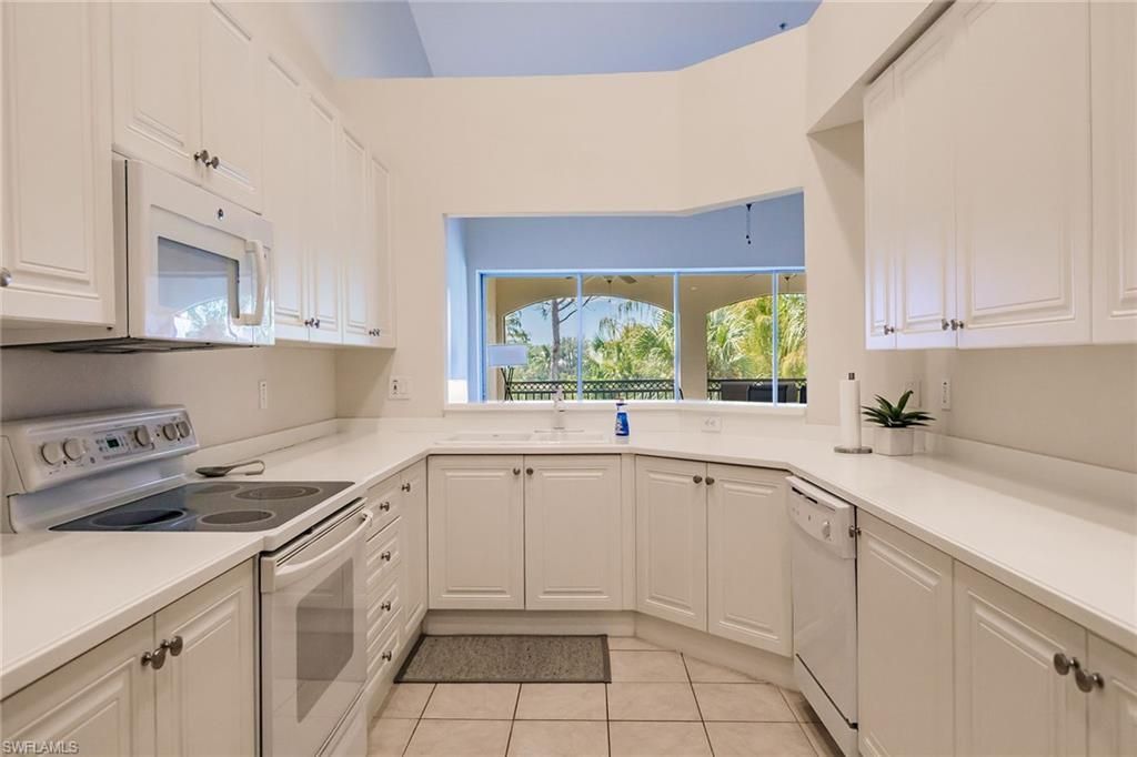 3940 Deer Crossing Ct, Unit 4-203, Naples, FL 34114 Photo