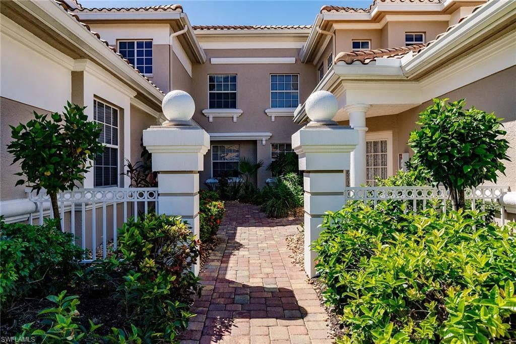 3940 Deer Crossing Ct, Unit 4-203, Naples, FL 34114 Photo