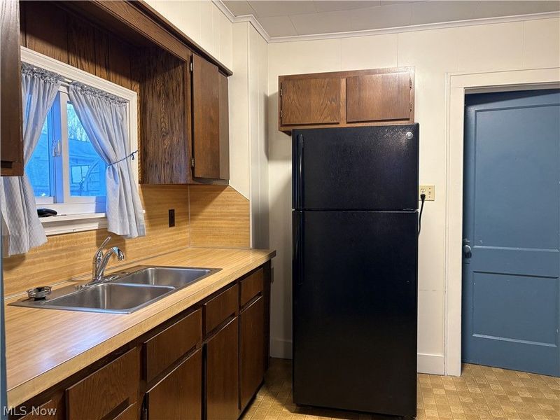 315 E 10th Street, Unit Rear, Dover, OH 44622 Photo 8