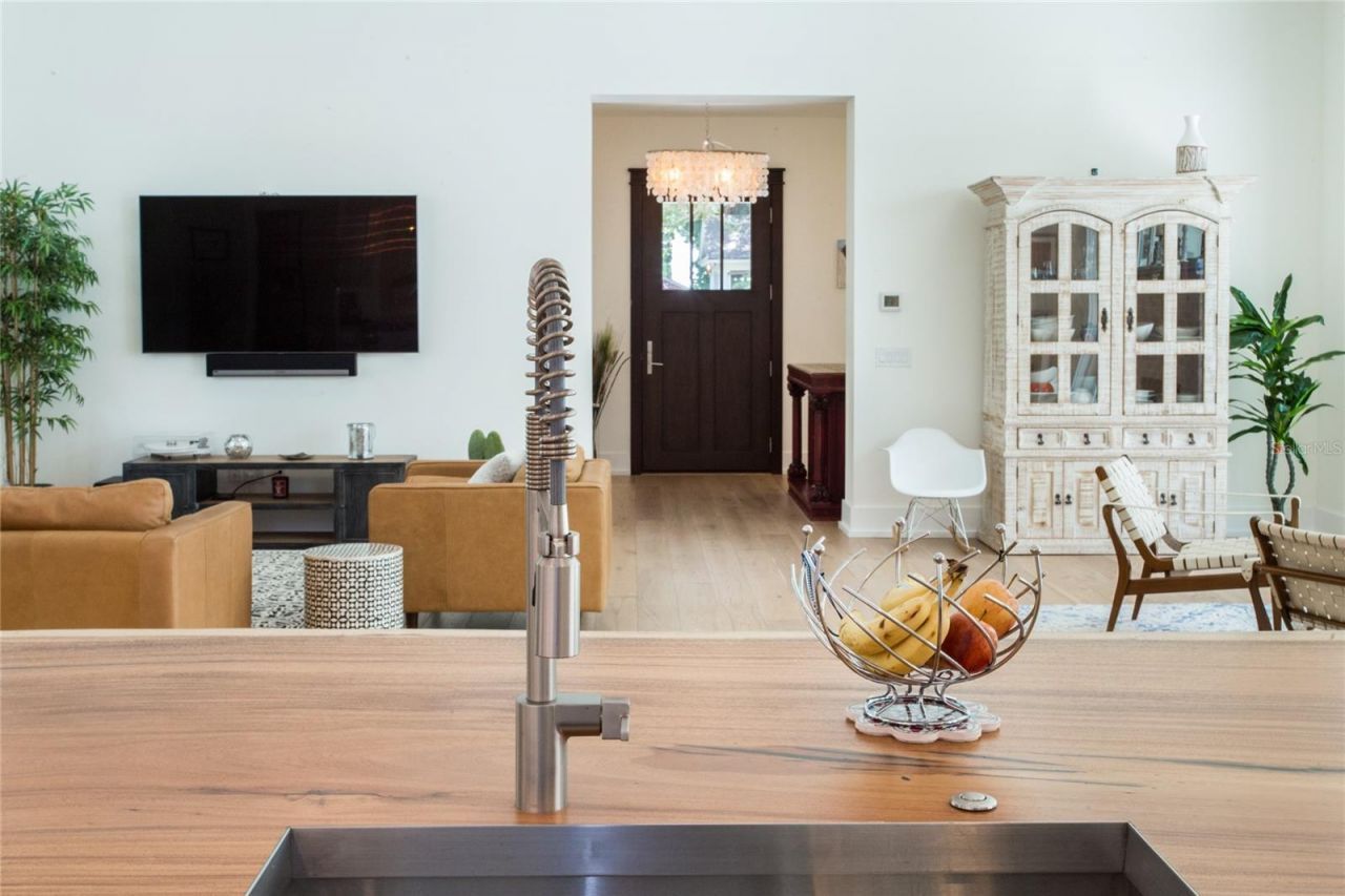 335 16th Avenue Ne, Saint Petersburg, FL 33704 Photo