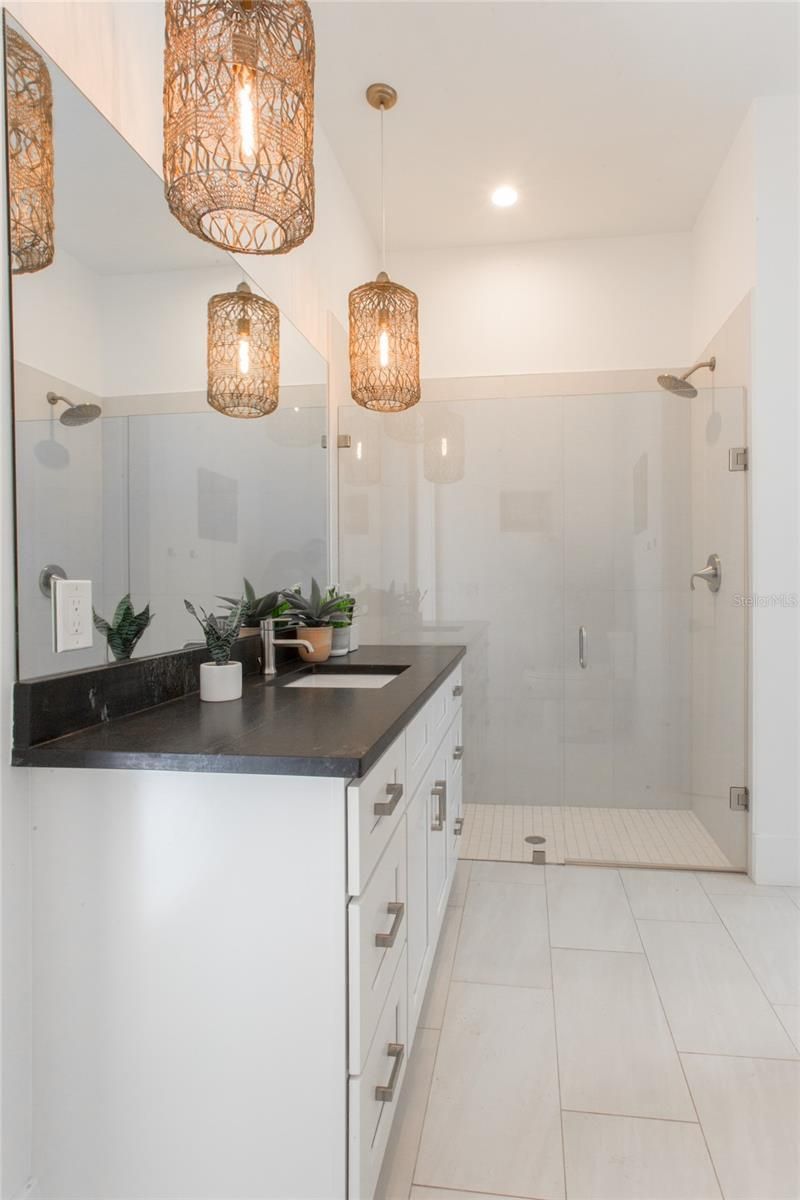 335 16th Avenue Ne, Saint Petersburg, FL 33704 Photo