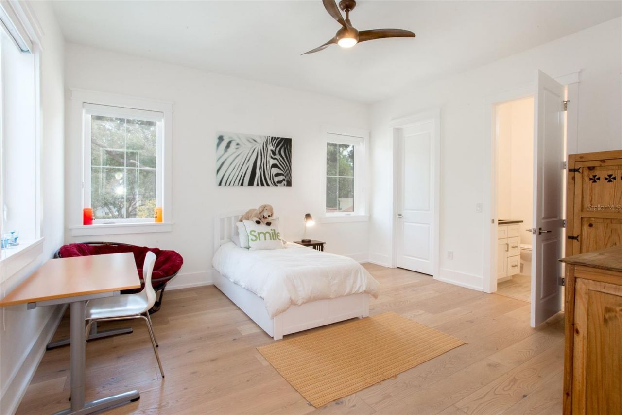 335 16th Avenue Ne, Saint Petersburg, FL 33704 Photo