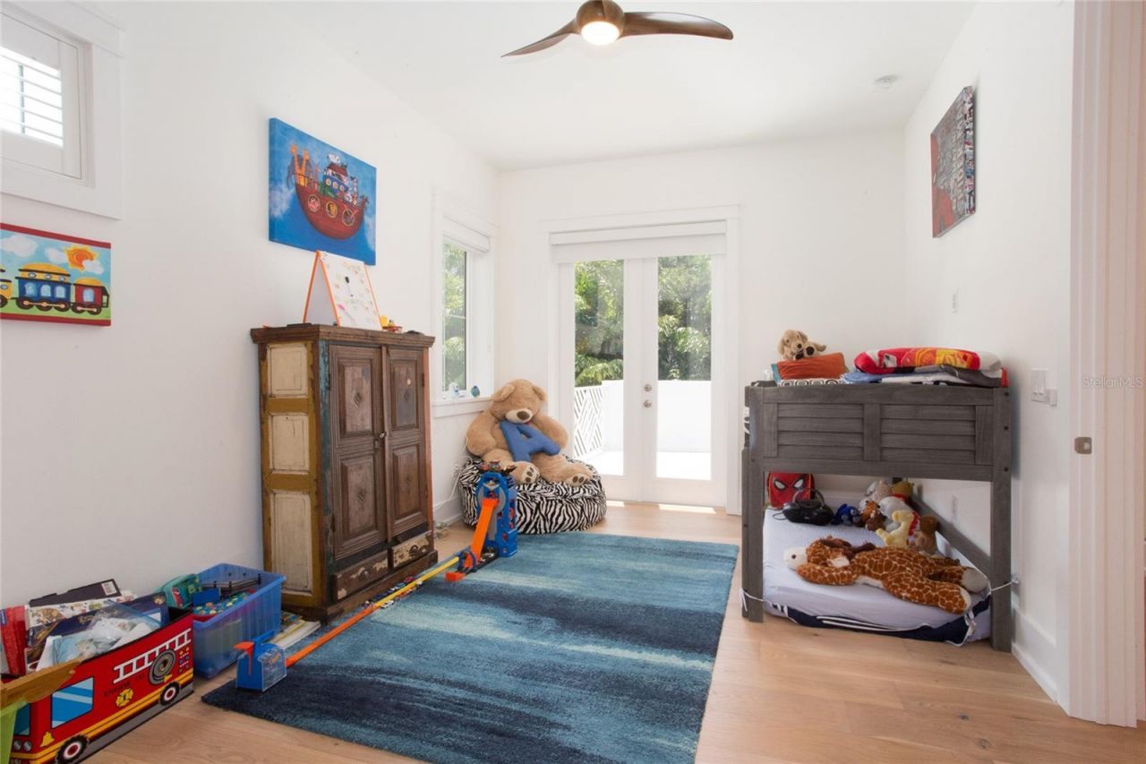 335 16th Avenue Ne, Saint Petersburg, FL 33704 Photo