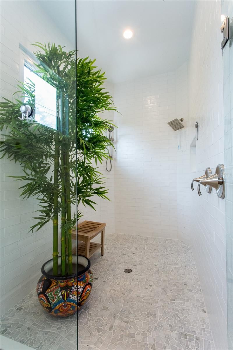 335 16th Avenue Ne, Saint Petersburg, FL 33704 Photo