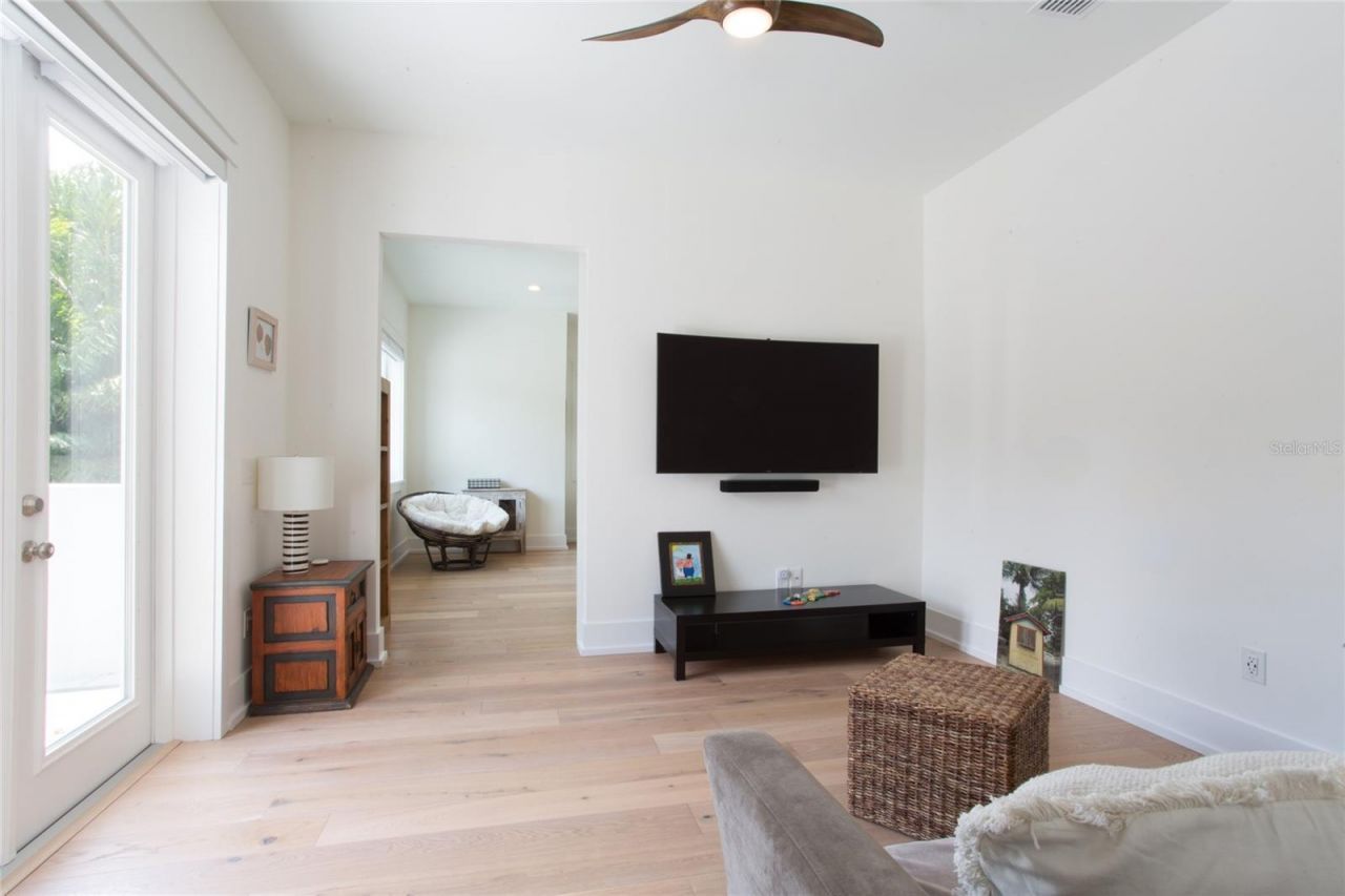 335 16th Avenue Ne, Saint Petersburg, FL 33704 Photo