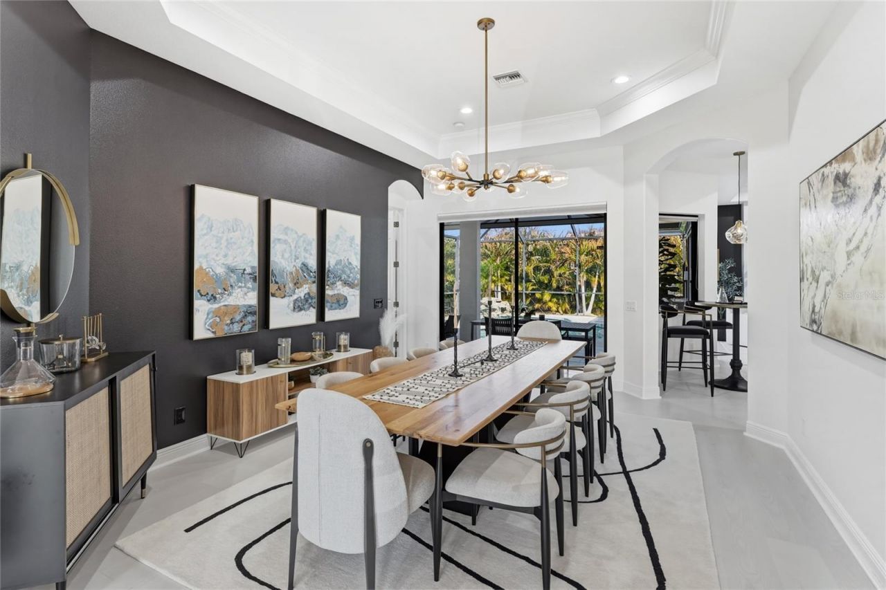 8051 36th Street Circle E, Sarasota, FL 34243 Photo