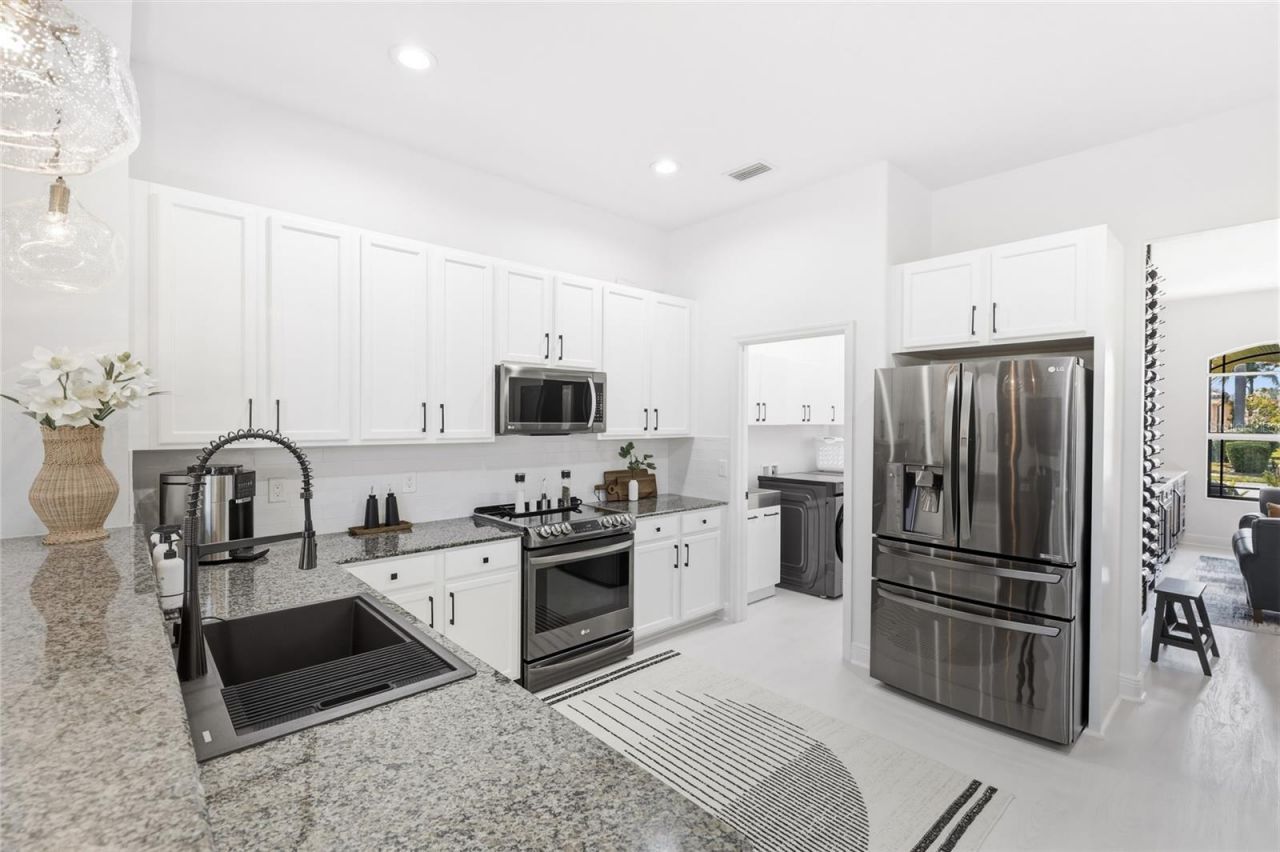 8051 36th Street Circle E, Sarasota, FL 34243 Photo