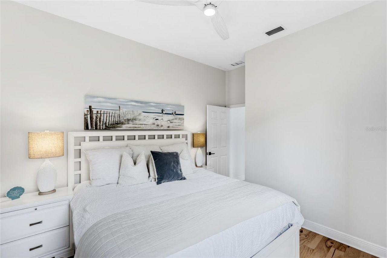 8051 36th Street Circle E, Sarasota, FL 34243 Photo