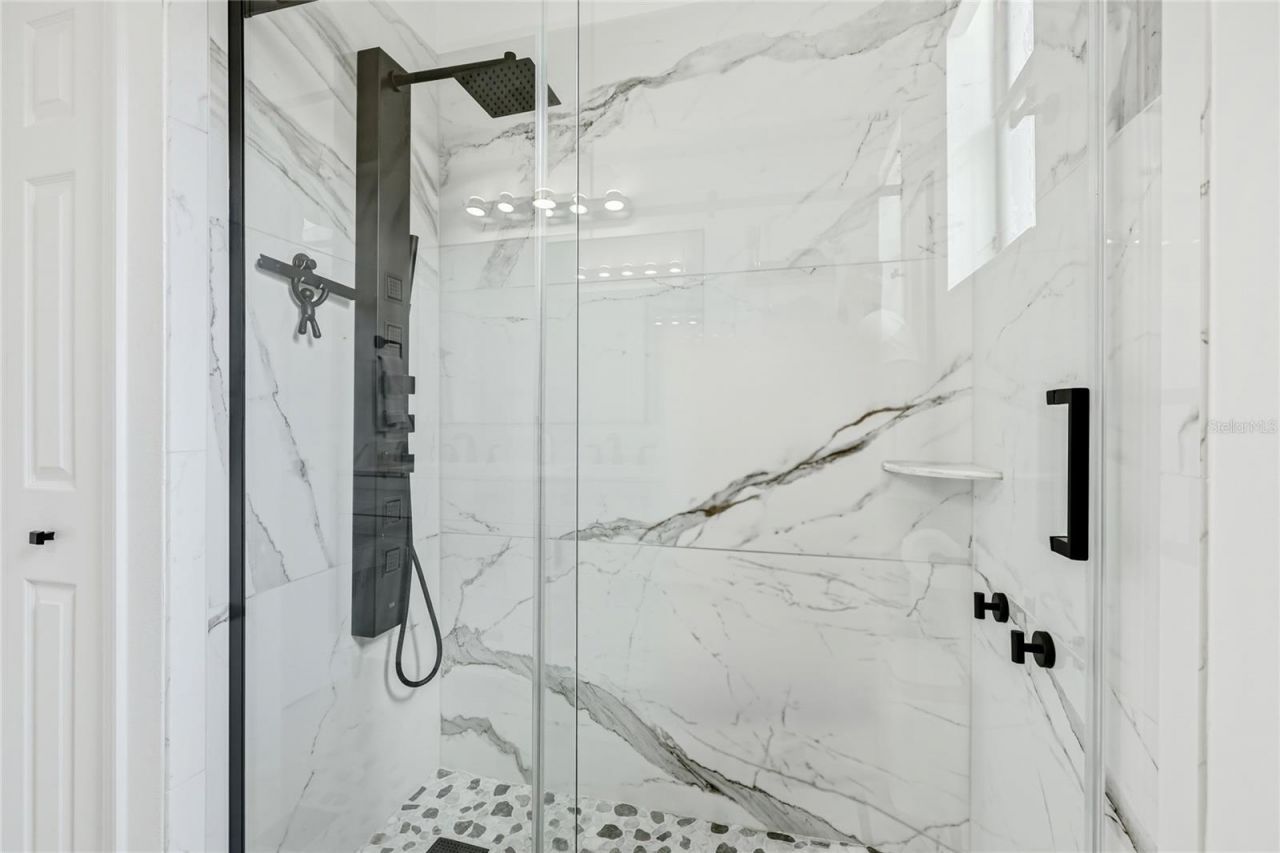 8051 36th Street Circle E, Sarasota, FL 34243 Photo