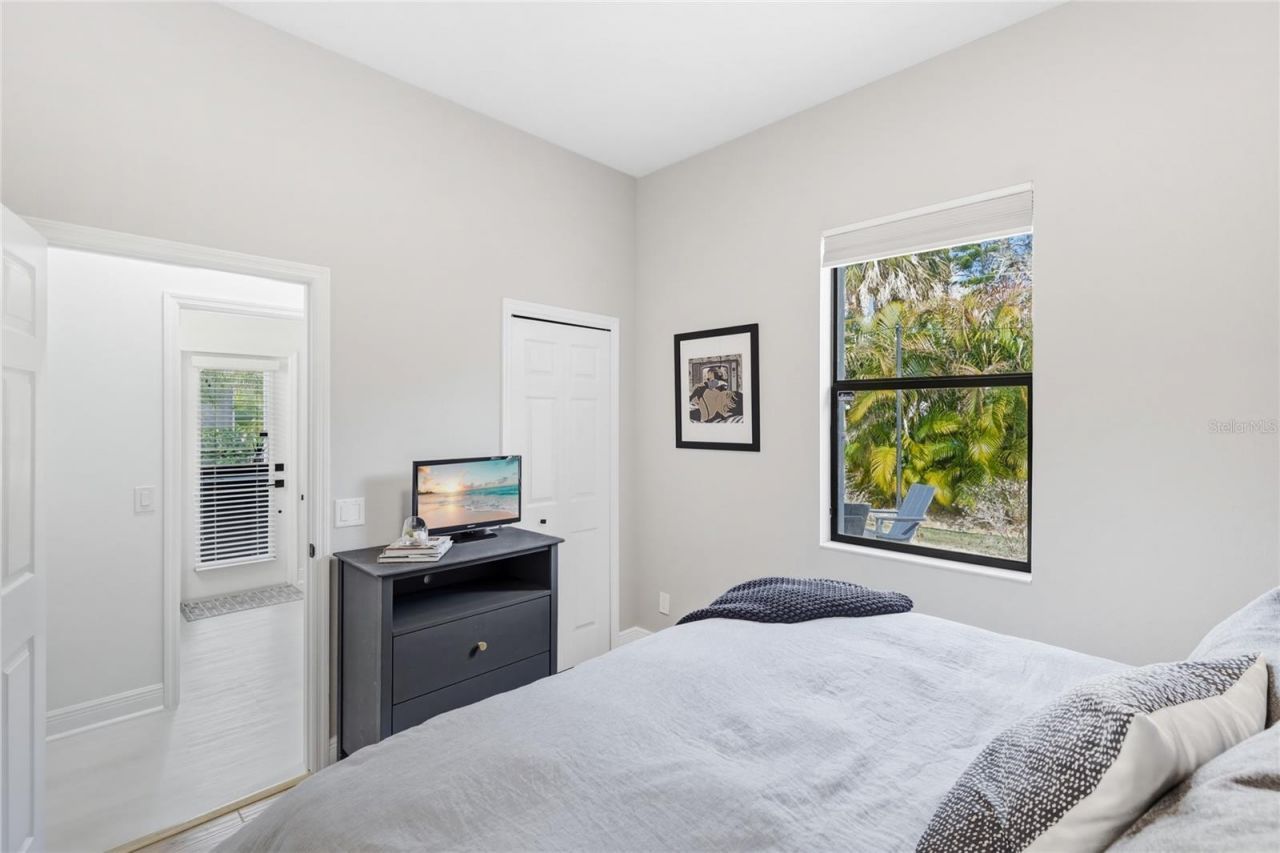 8051 36th Street Circle E, Sarasota, FL 34243 Photo