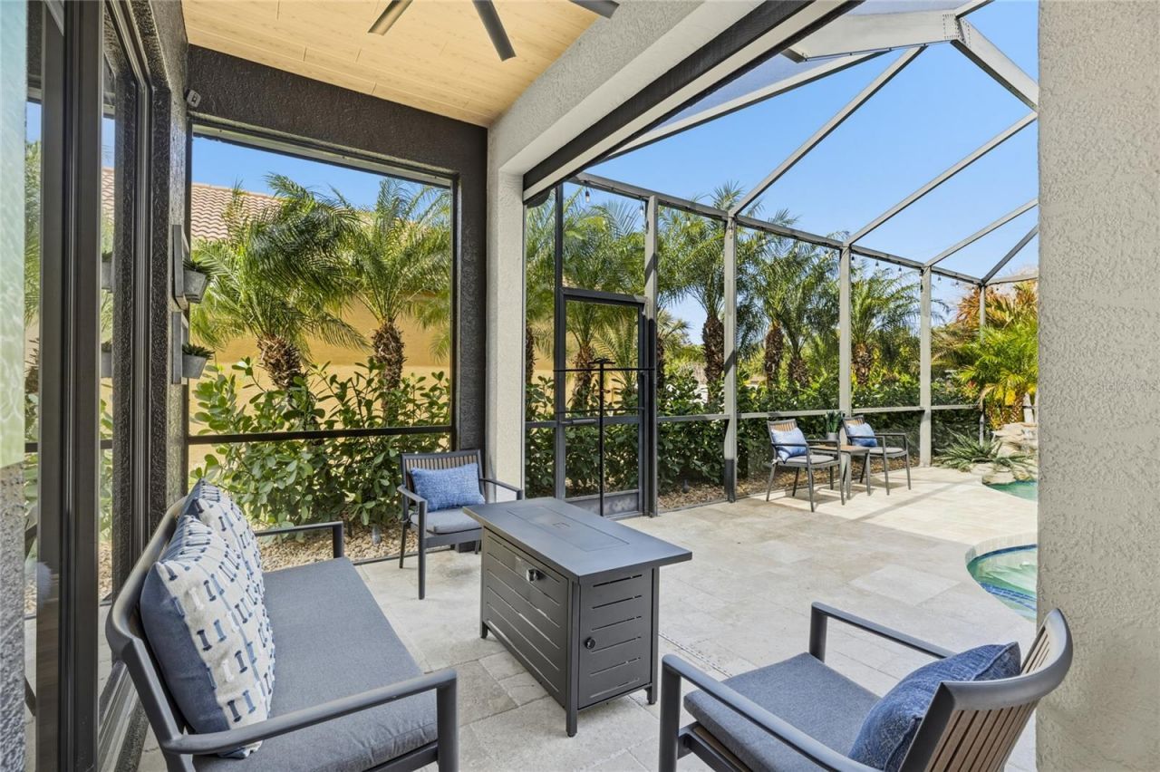 8051 36th Street Circle E, Sarasota, FL 34243 Photo