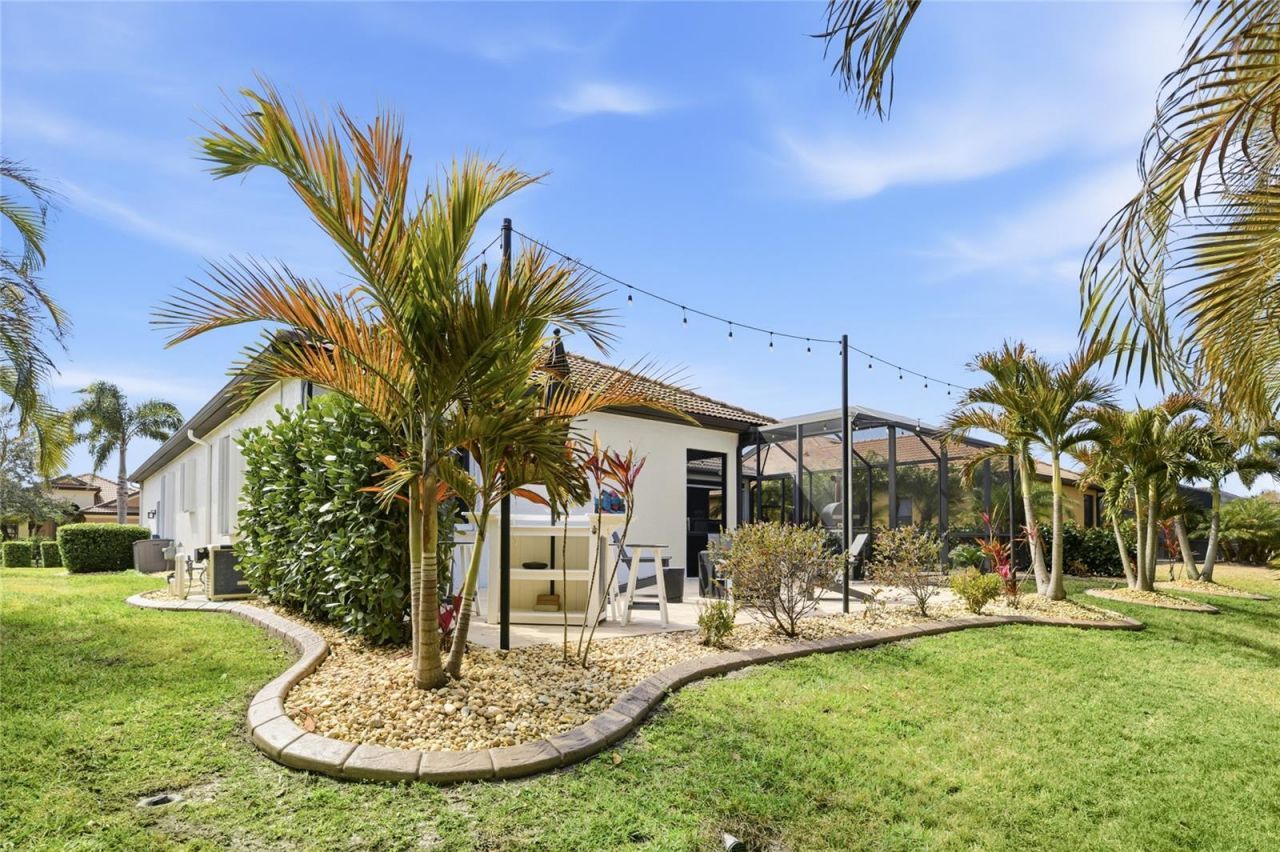 8051 36th Street Circle E, Sarasota, FL 34243 Photo