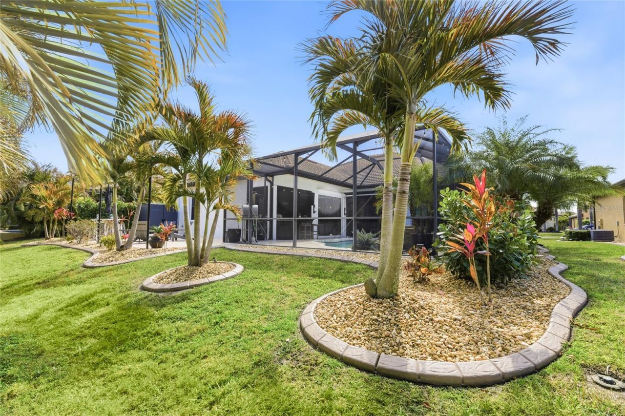 8051 36th Street Circle E, Sarasota, FL 34243 Photo