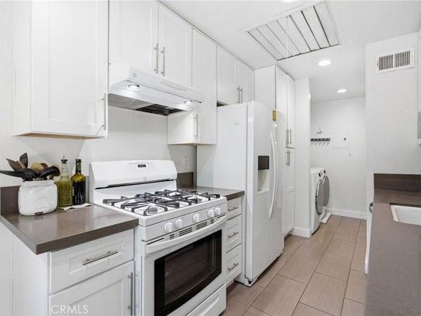 26247 Via Roble, Unit 20, Mission Viejo, CA 92691