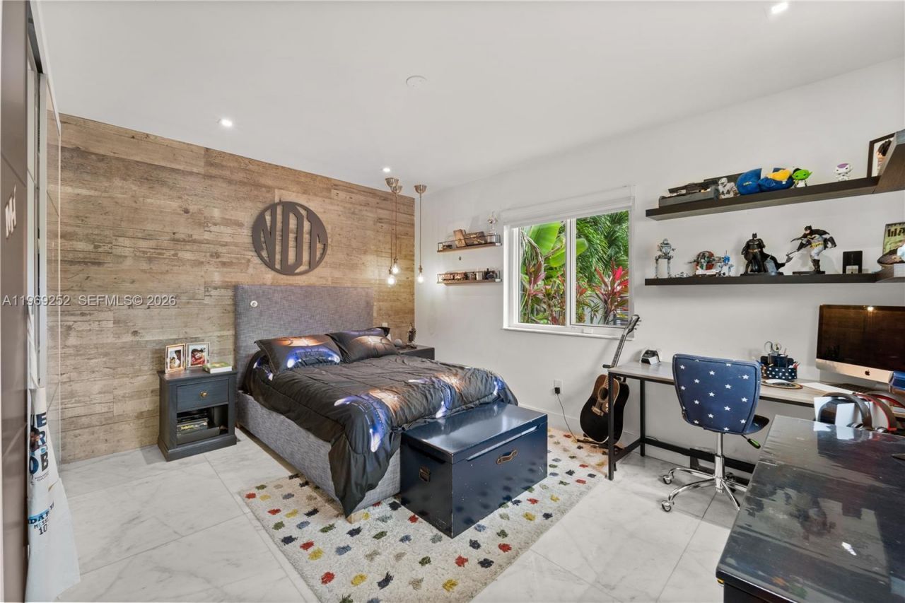 721 Bird Rd, Coral Gables, FL 33146 Photo