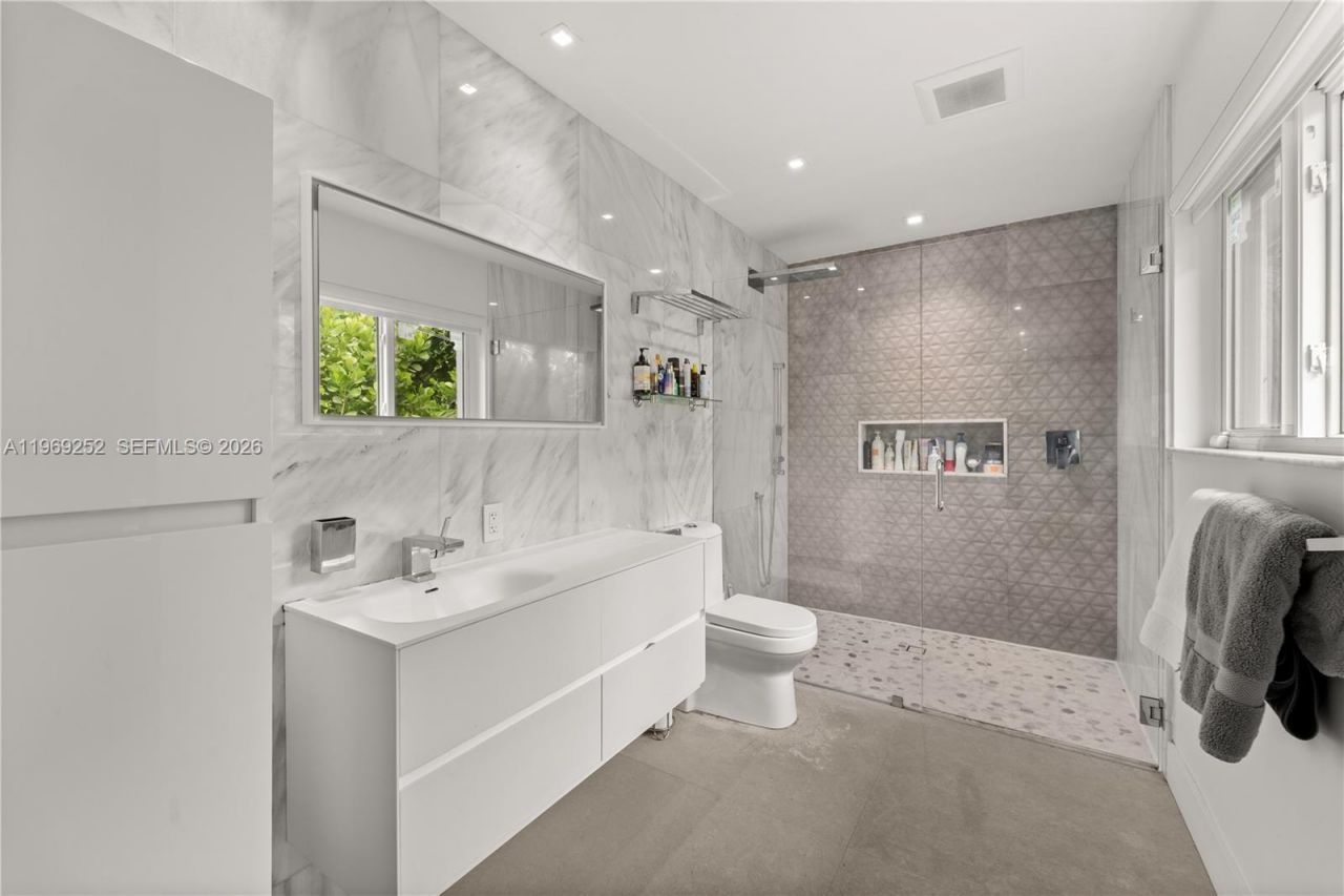 721 Bird Rd, Coral Gables, FL 33146 Photo