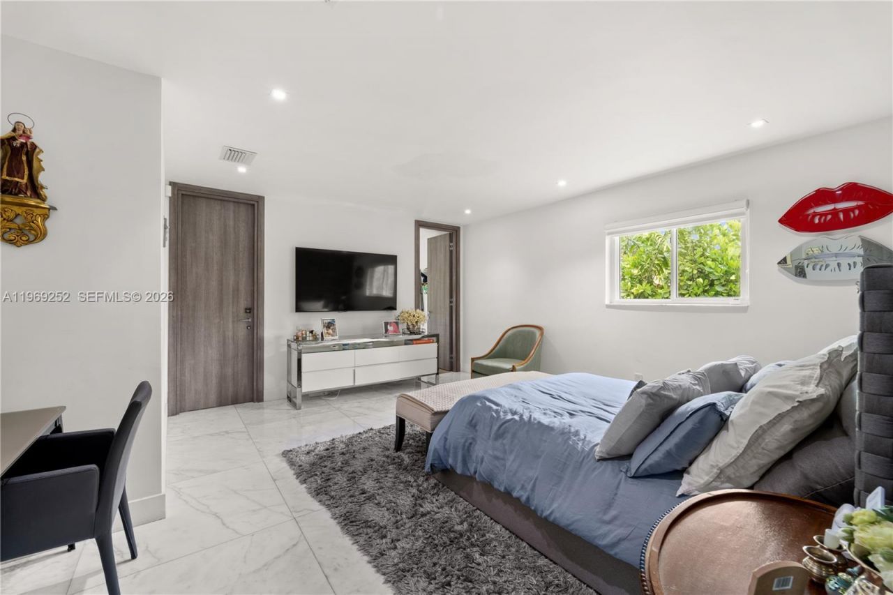 721 Bird Rd, Coral Gables, FL 33146 Photo