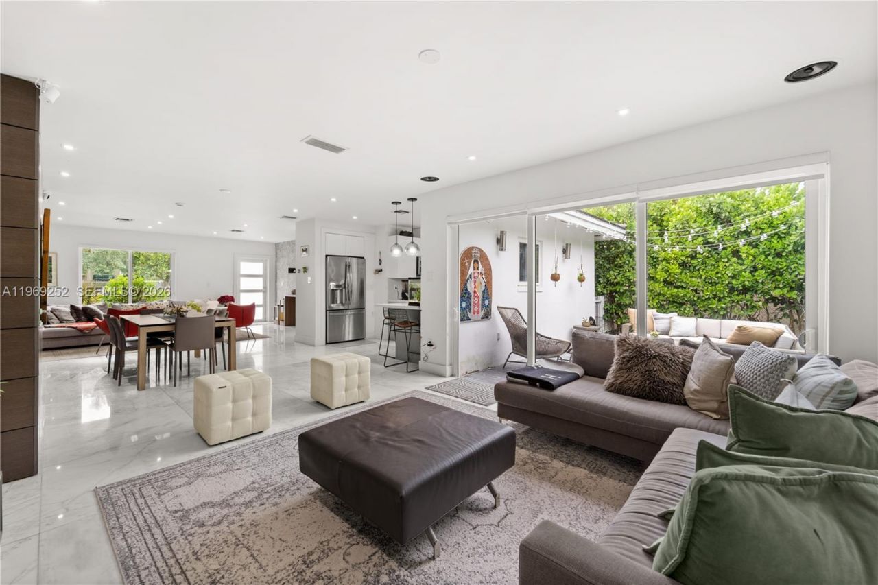 721 Bird Rd, Coral Gables, FL 33146 Photo