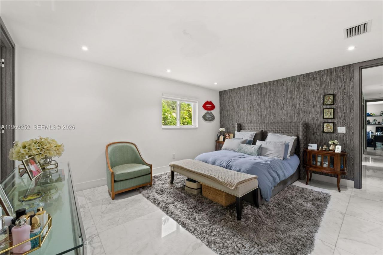 721 Bird Rd, Coral Gables, FL 33146 Photo