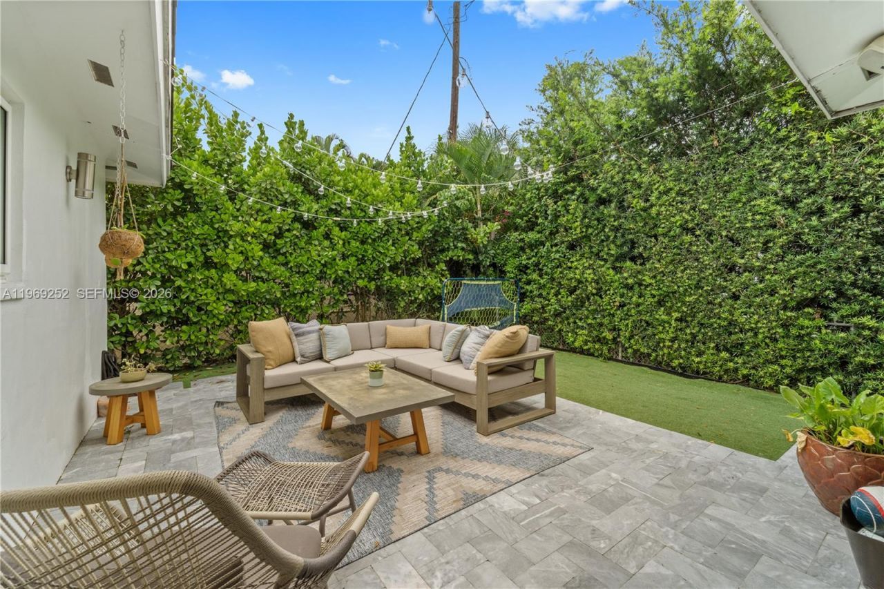 721 Bird Rd, Coral Gables, FL 33146 Photo