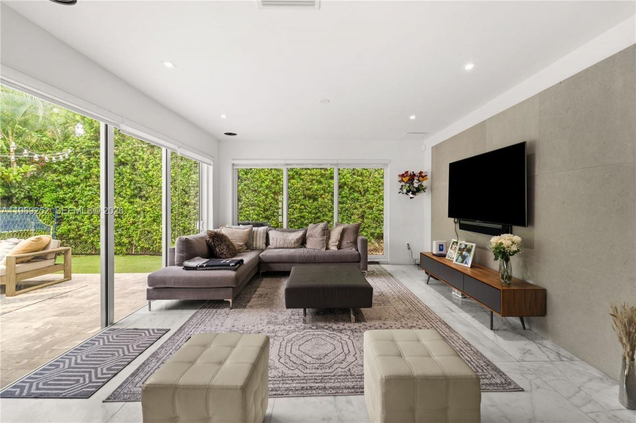 721 Bird Rd, Coral Gables, FL 33146 Photo