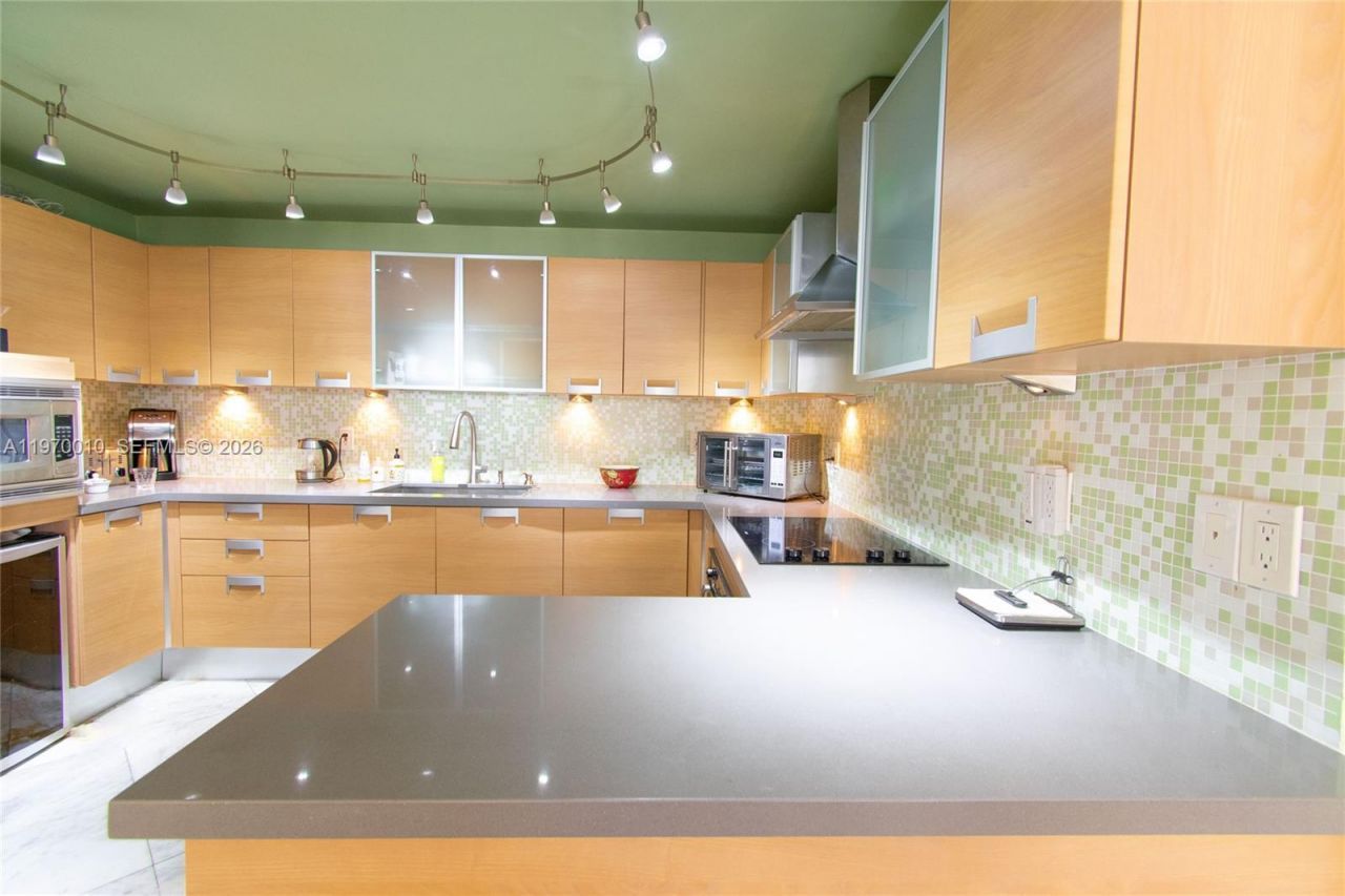 1623 Collins Ave, Unit PH1010, Miami Beach, FL 33139 Photo