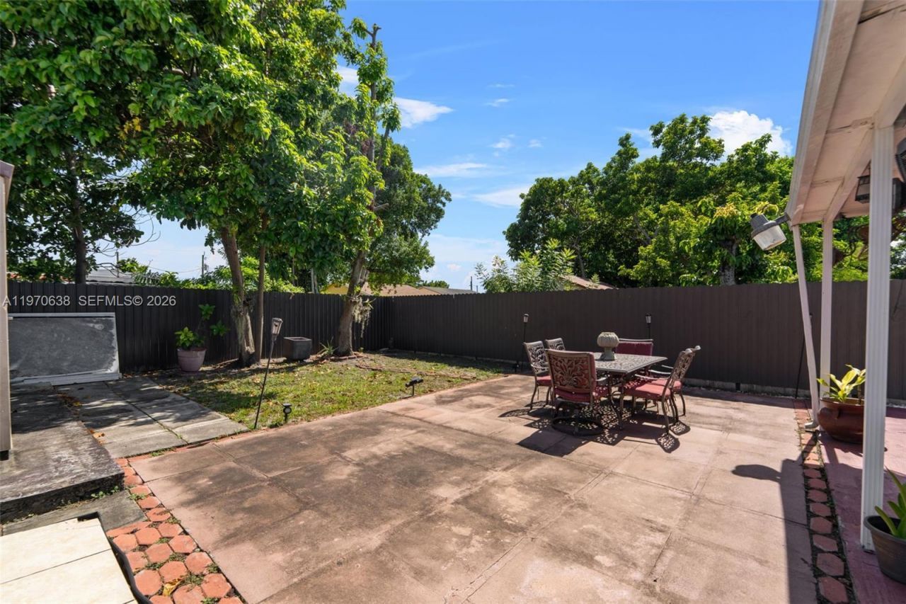 3140 NW 59th St , Miami, FL 33142 Photo