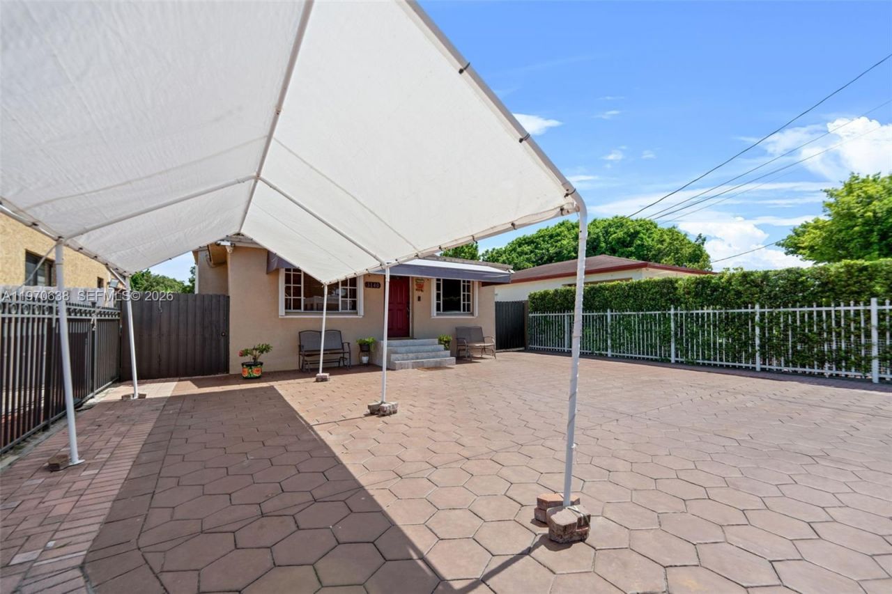 3140 NW 59th St , Miami, FL 33142 Photo