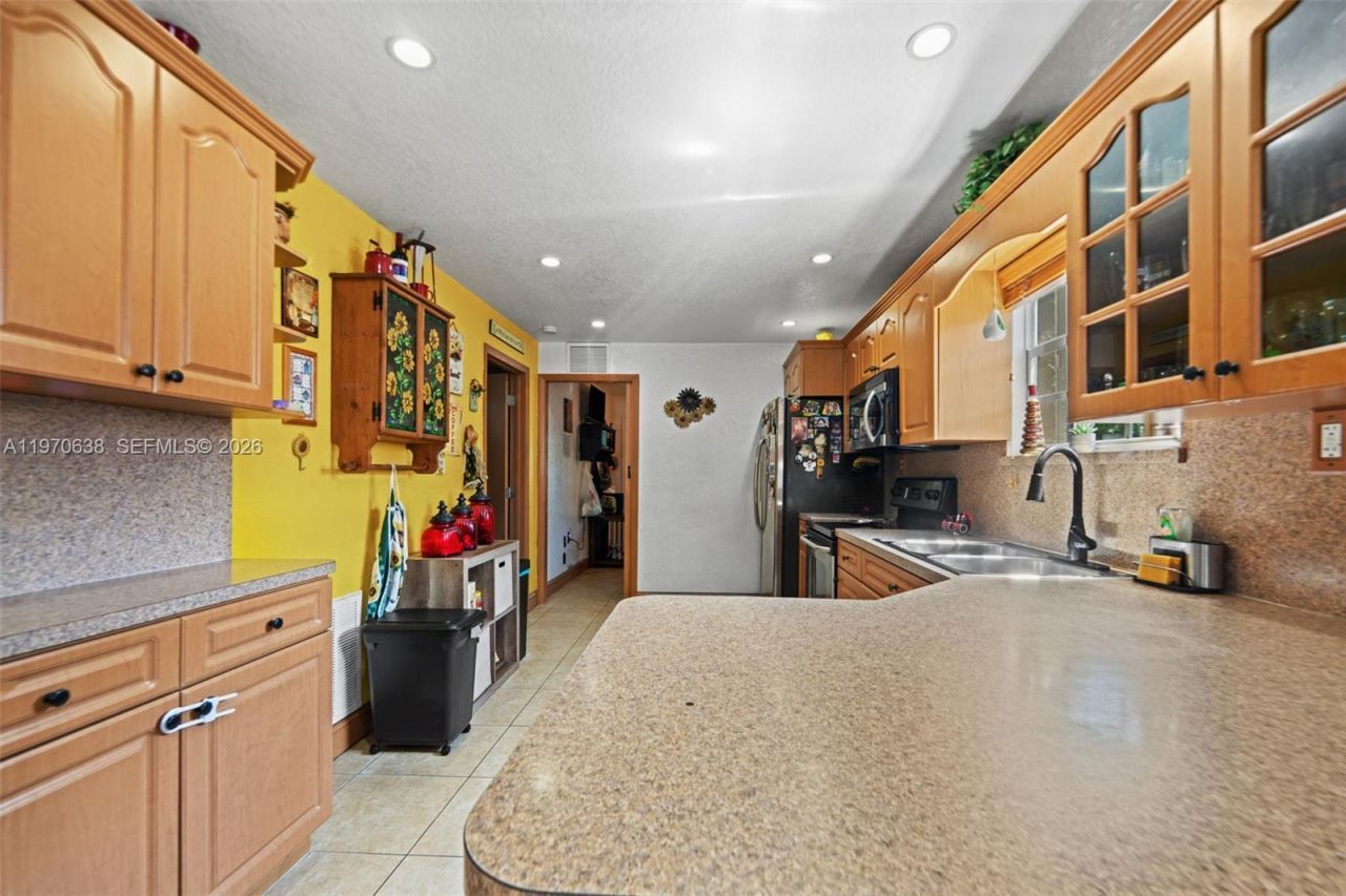 3140 NW 59th St , Miami, FL 33142 Photo