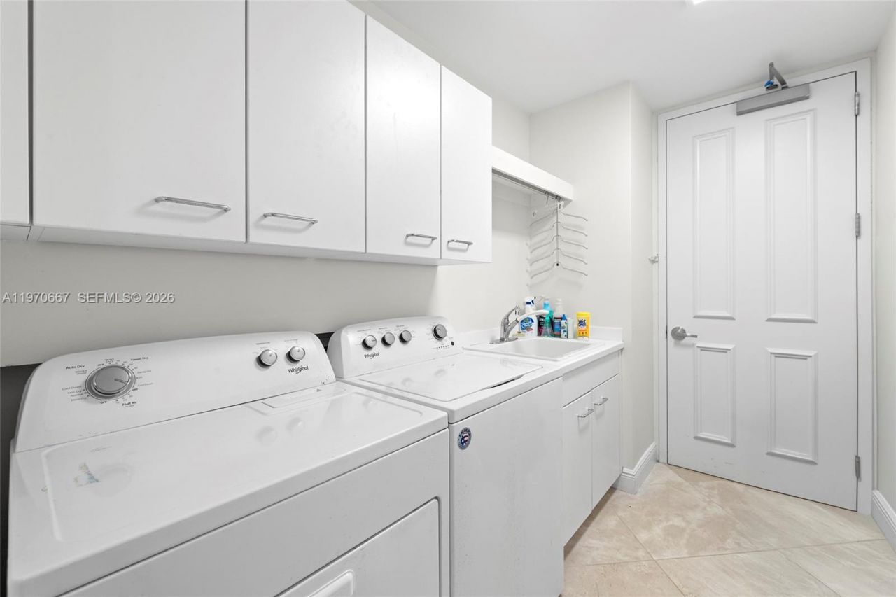 13621 Deering Bay Dr , Unit 601, Coral Gables, FL 33158 Photo