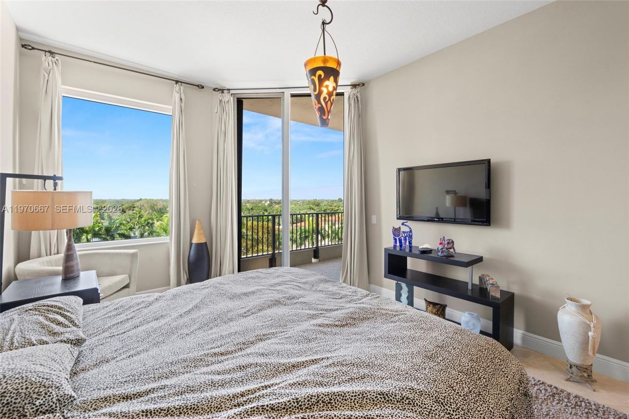 13621 Deering Bay Dr , Unit 601, Coral Gables, FL 33158 Photo