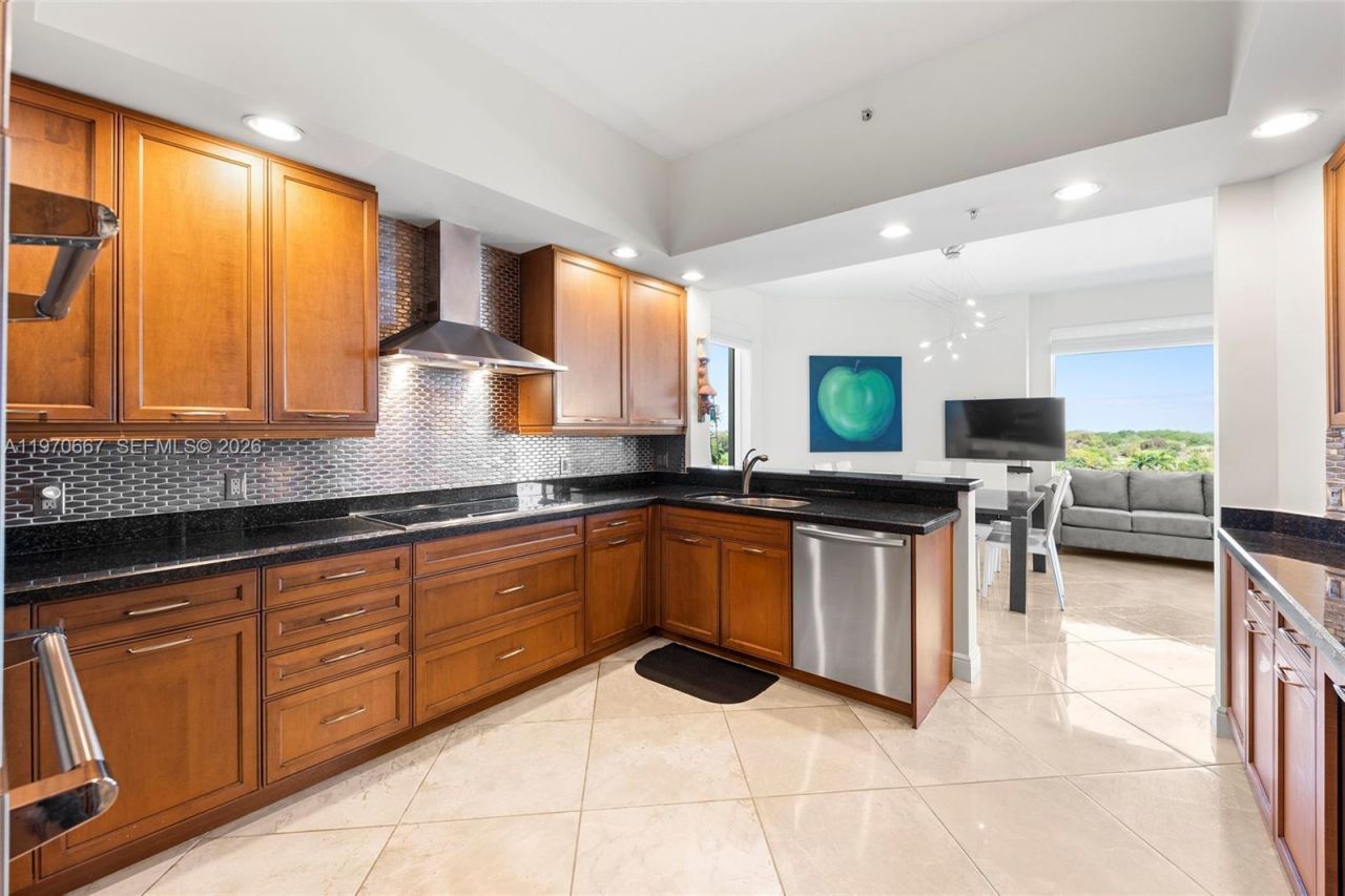 13621 Deering Bay Dr , Unit 601, Coral Gables, FL 33158 Photo