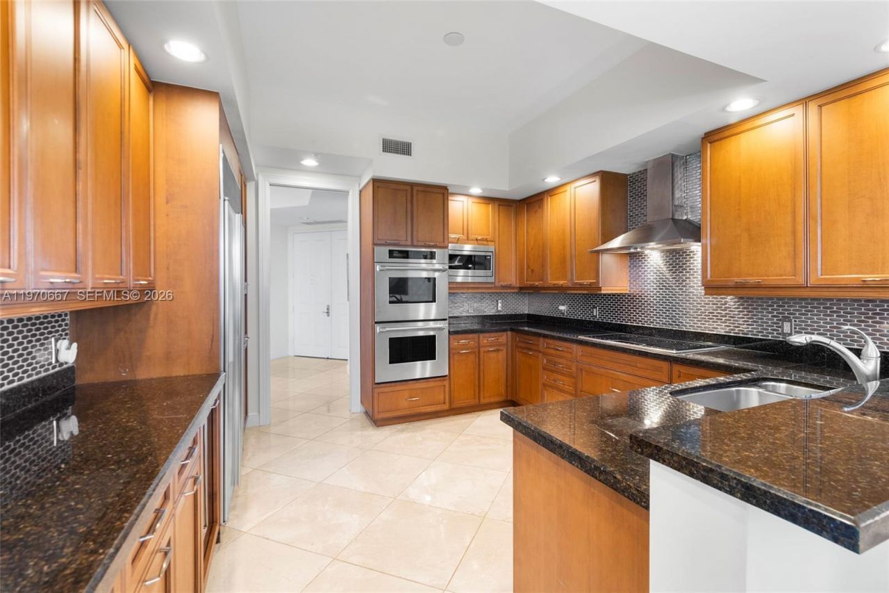 13621 Deering Bay Dr , Unit 601, Coral Gables, FL 33158 Photo